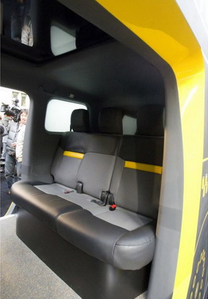 71650-nissan nv200 11