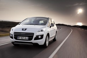 3008 HYbrid4