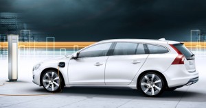 VolvoV60PlugInHybrid580-02