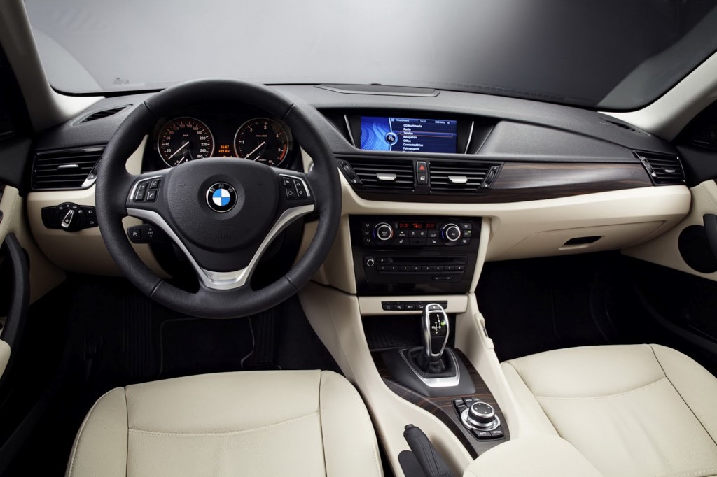 2013-BMW-X1-FL-2