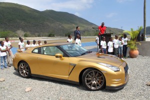 Nissan-GT-R-Bolt-Gold-2[2]
